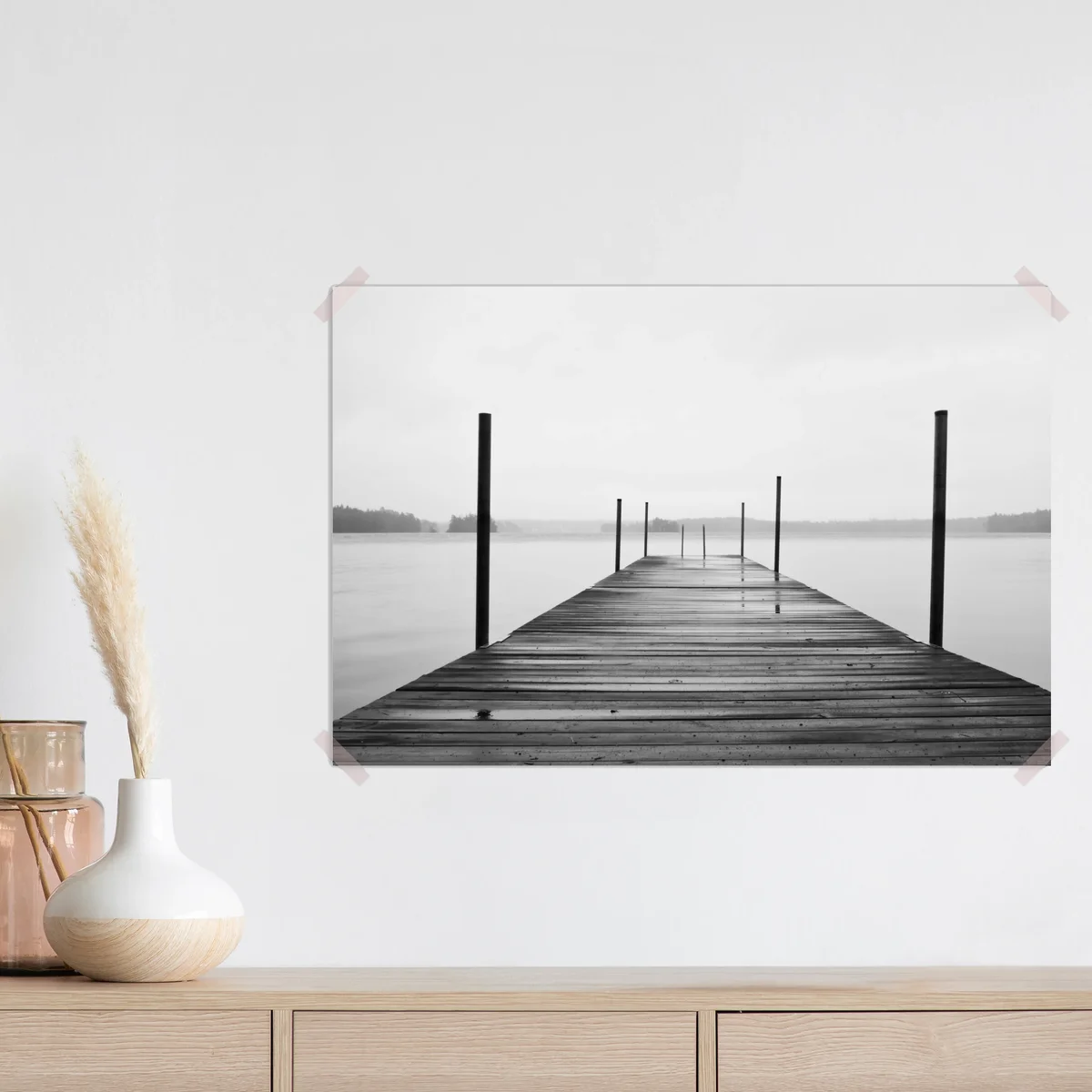 Poster nebliger steg am see in monochrom Poster nebliger steg am see in monochrom