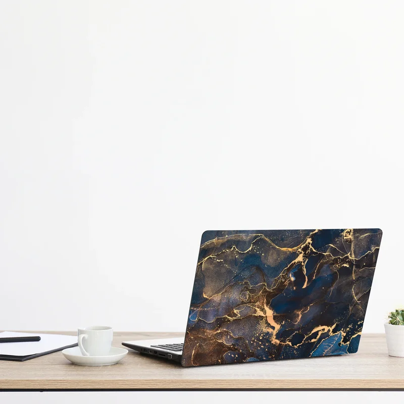 Naklejka na laptopa nocny marmur ze złotymi żyłkami