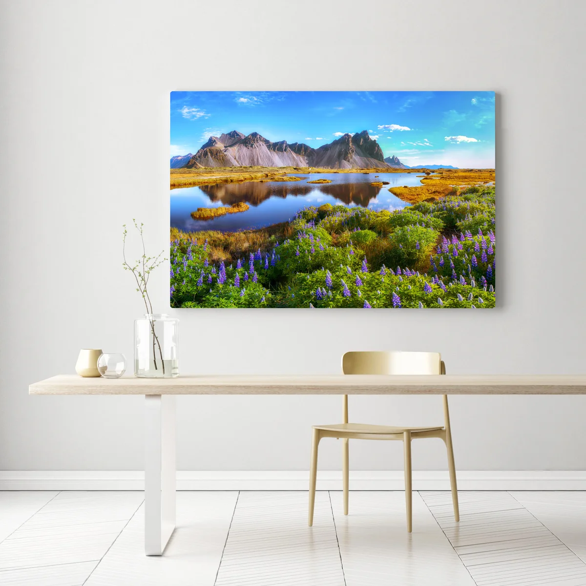 Leinwandbild lebendige lupinenwiesen bei Vestrahorn, Island Leinwandbild lebendige lupinenwiesen bei Vestrahorn, Island