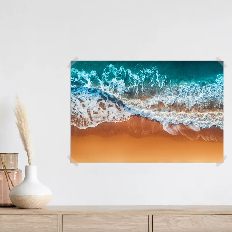 Poster luftaufnahme türkisfarbener wellen an einem sandstrand Poster luftaufnahme türkisfarbener wellen an einem sandstrand