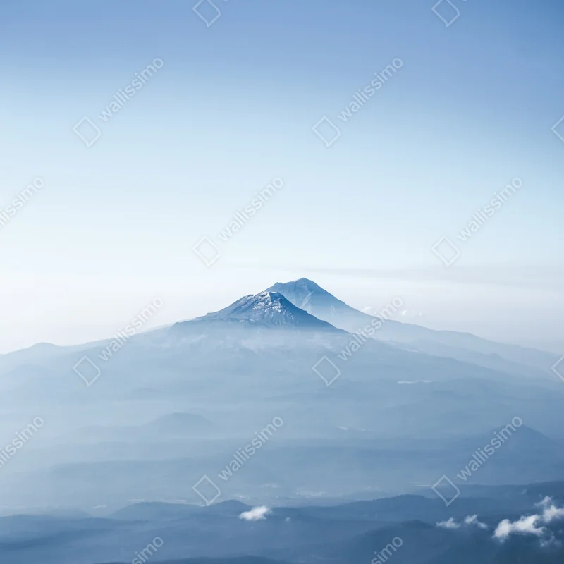 Fototapete neblige blaue berggipfel Fototapete neblige blaue berggipfel