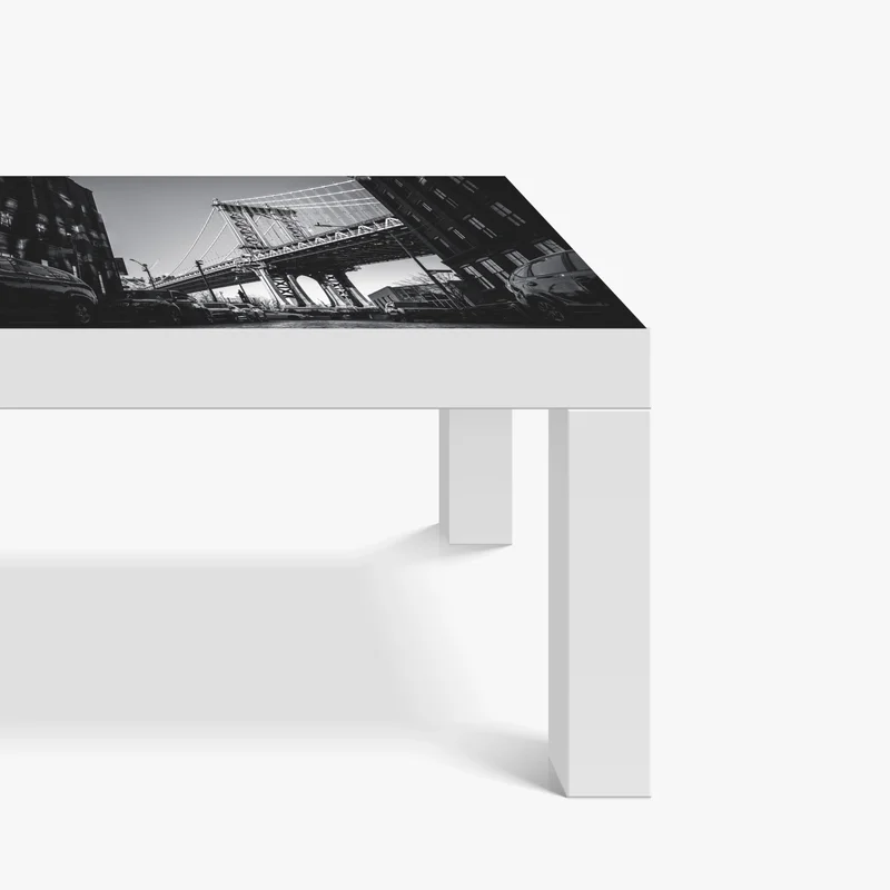 Tischaufkleber und Schreibtischaufkleber Manhattan brücke perspektive über kopfsteinpflaster