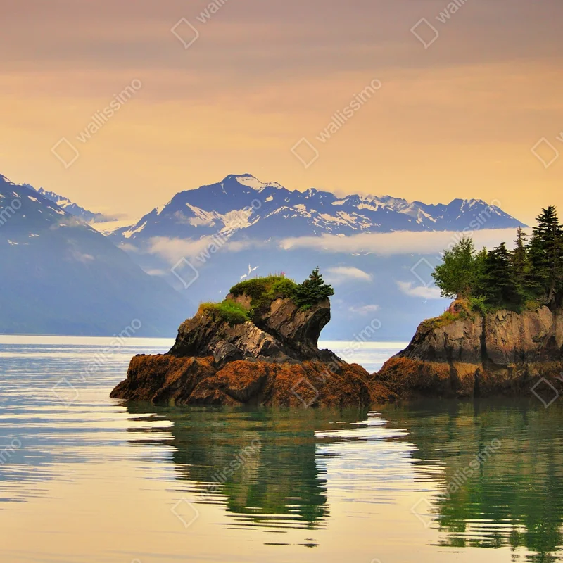 Fototapete ruhige inselspiegelungen bei sonnenuntergang Fototapete ruhige inselspiegelungen bei sonnenuntergang