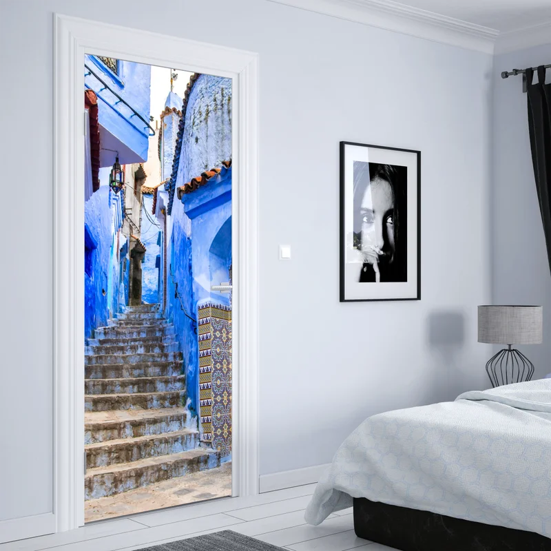 Türaufkleber blaue gasse in Chefchaouen, Marokko