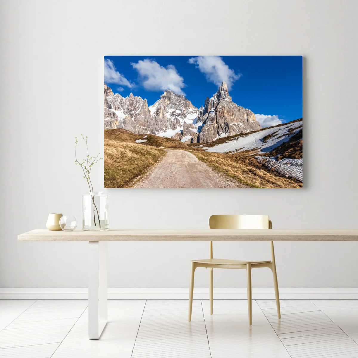 Leinwandbild hohe berggipfel und ein sich windender weg Leinwandbild hohe berggipfel und ein sich windender weg