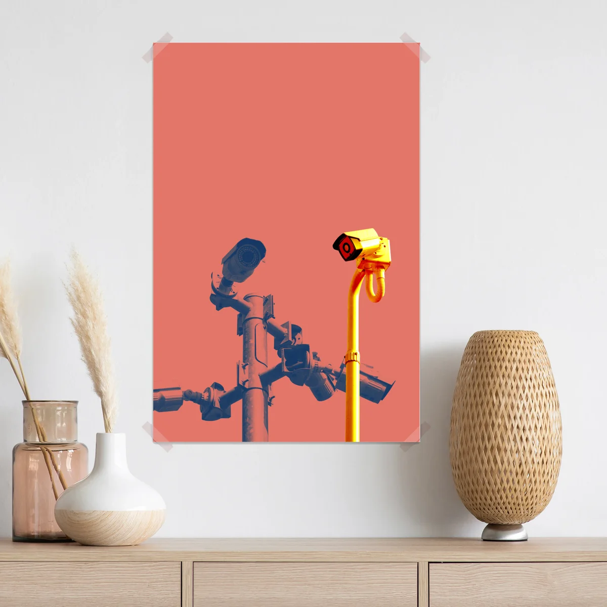 Poster duotone überwachungskameras auf korallenfarbenem hintergrund Poster duotone überwachungskameras auf korallenfarbenem hintergrund