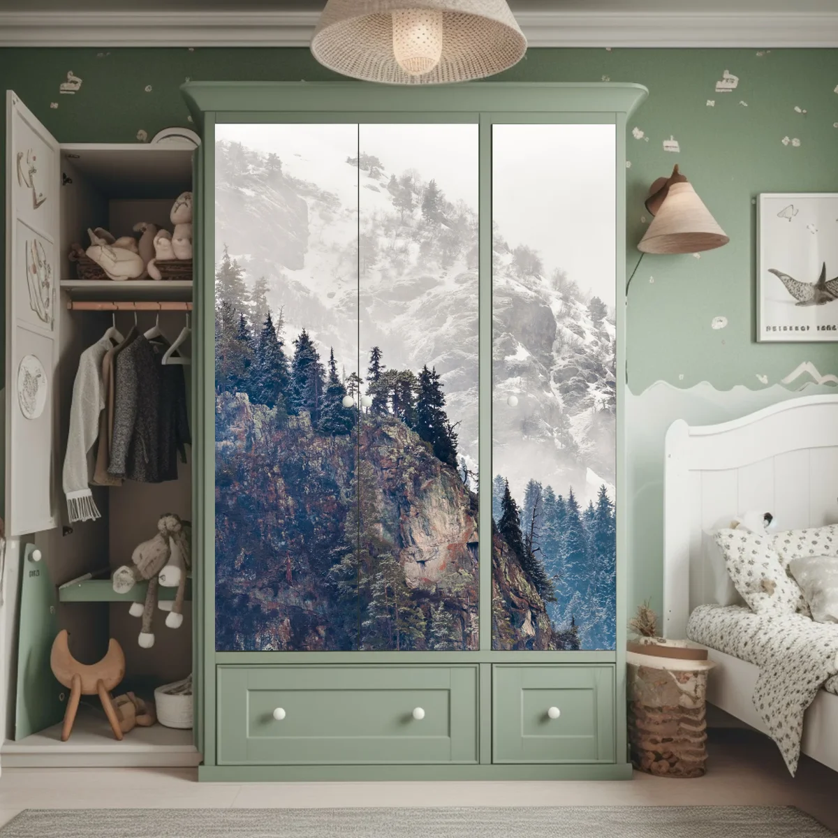 Schrankaufkleber nebliger berg mit felsklippe und kieferwald Schrankaufkleber nebliger berg mit felsklippe und kieferwald