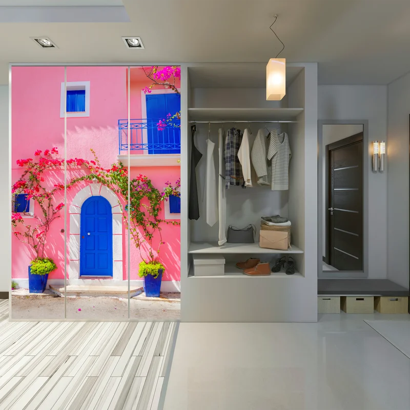 Schrankaufkleber leuchtende rosa fassade mit blauer tür Schrankaufkleber leuchtende rosa fassade mit blauer tür