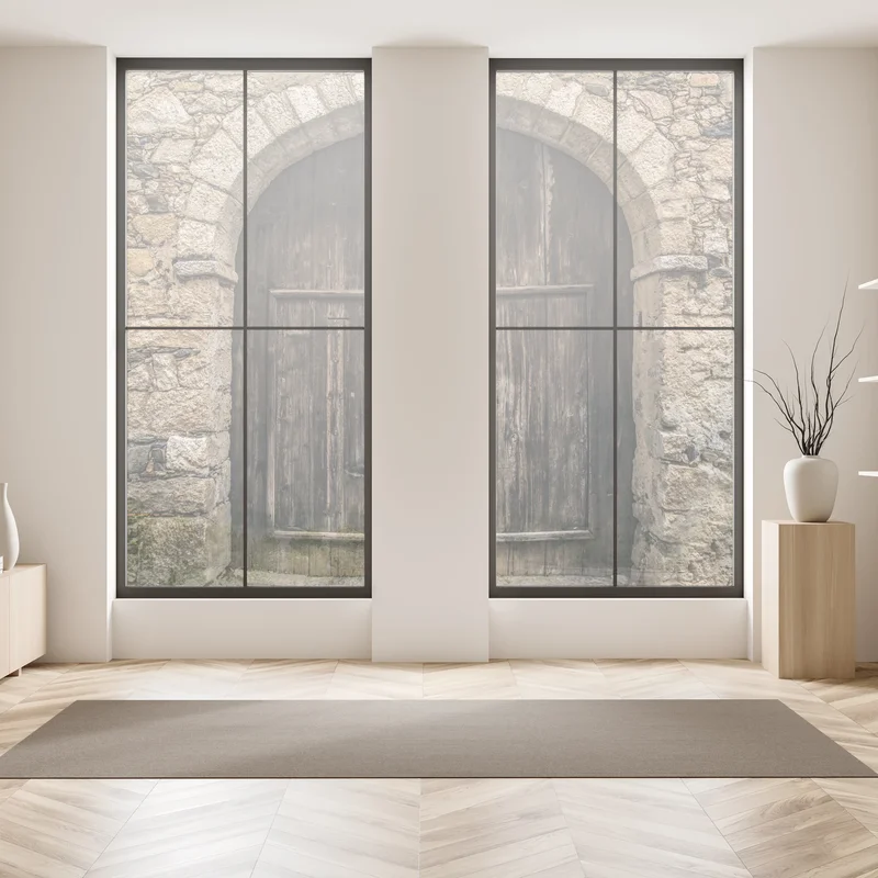 Fensteraufkleber rustikale holztür mit steinbogen