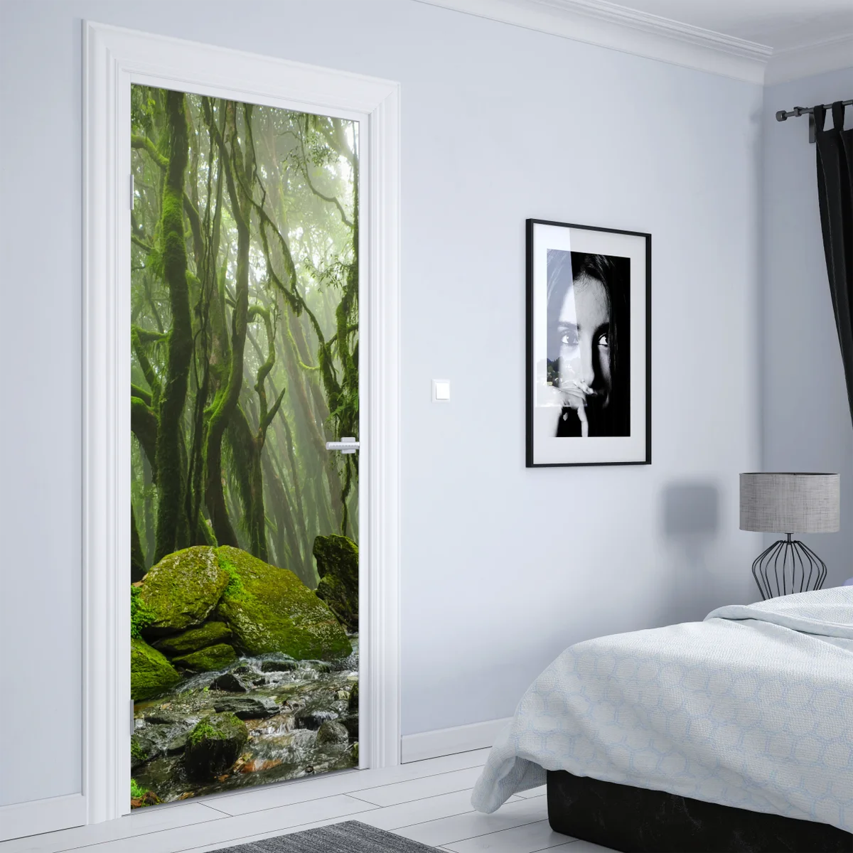 Türaufkleber moosiger wald mit bach im nebel Türaufkleber moosiger wald mit bach im nebel