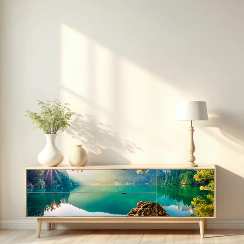 Repositionierbarer Aufkleber morgendliche szene am Fusine-see mit Mangart