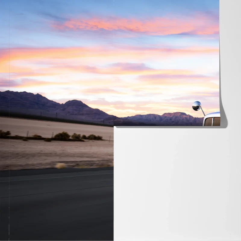 Fototapeta ciężarówka w ruchu o zachodzie słońca Fototapeta ciężarówka w ruchu o zachodzie słońca