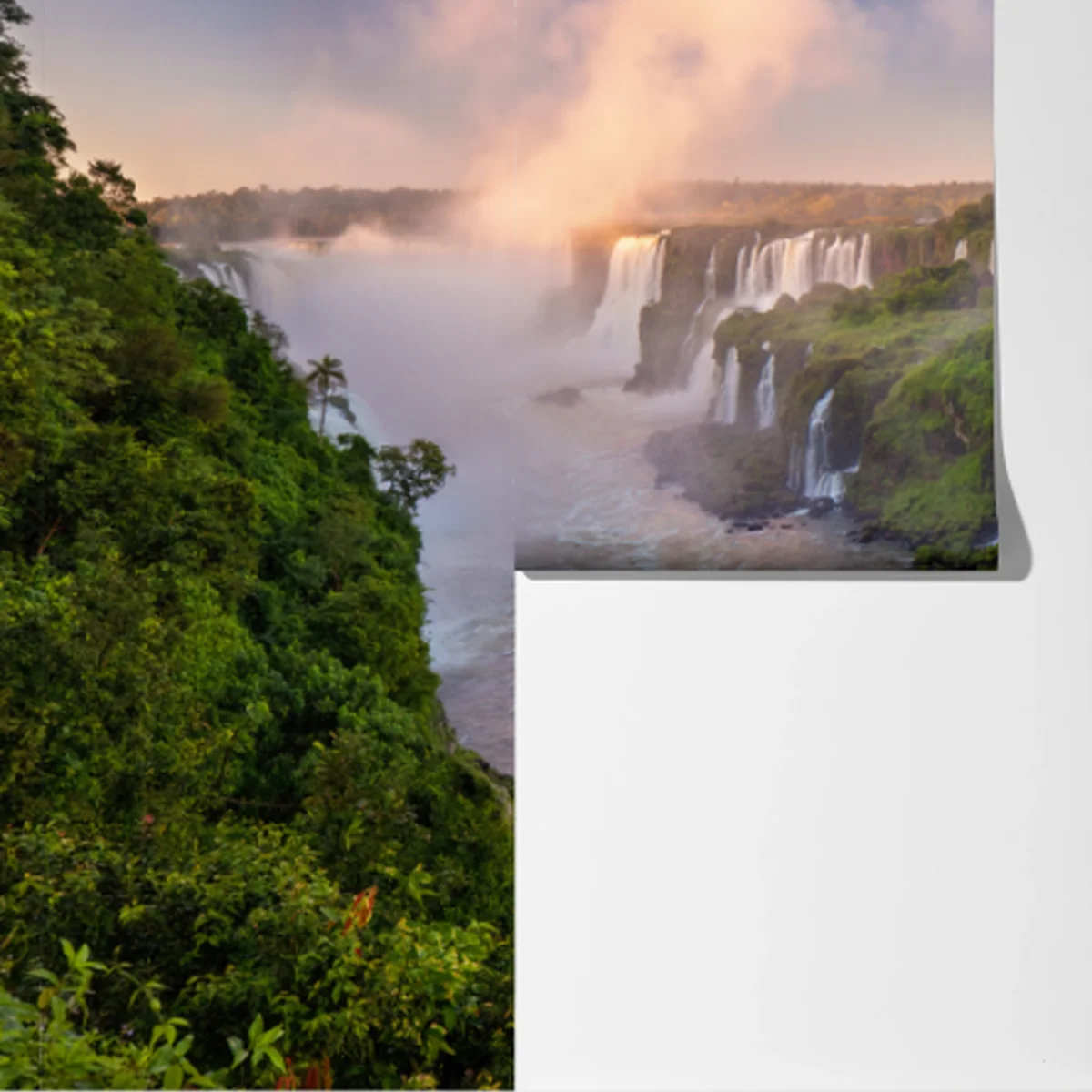 Fototapete neblige panorama der wasserfälle im üppigen wald Fototapete neblige panorama der wasserfälle im üppigen wald
