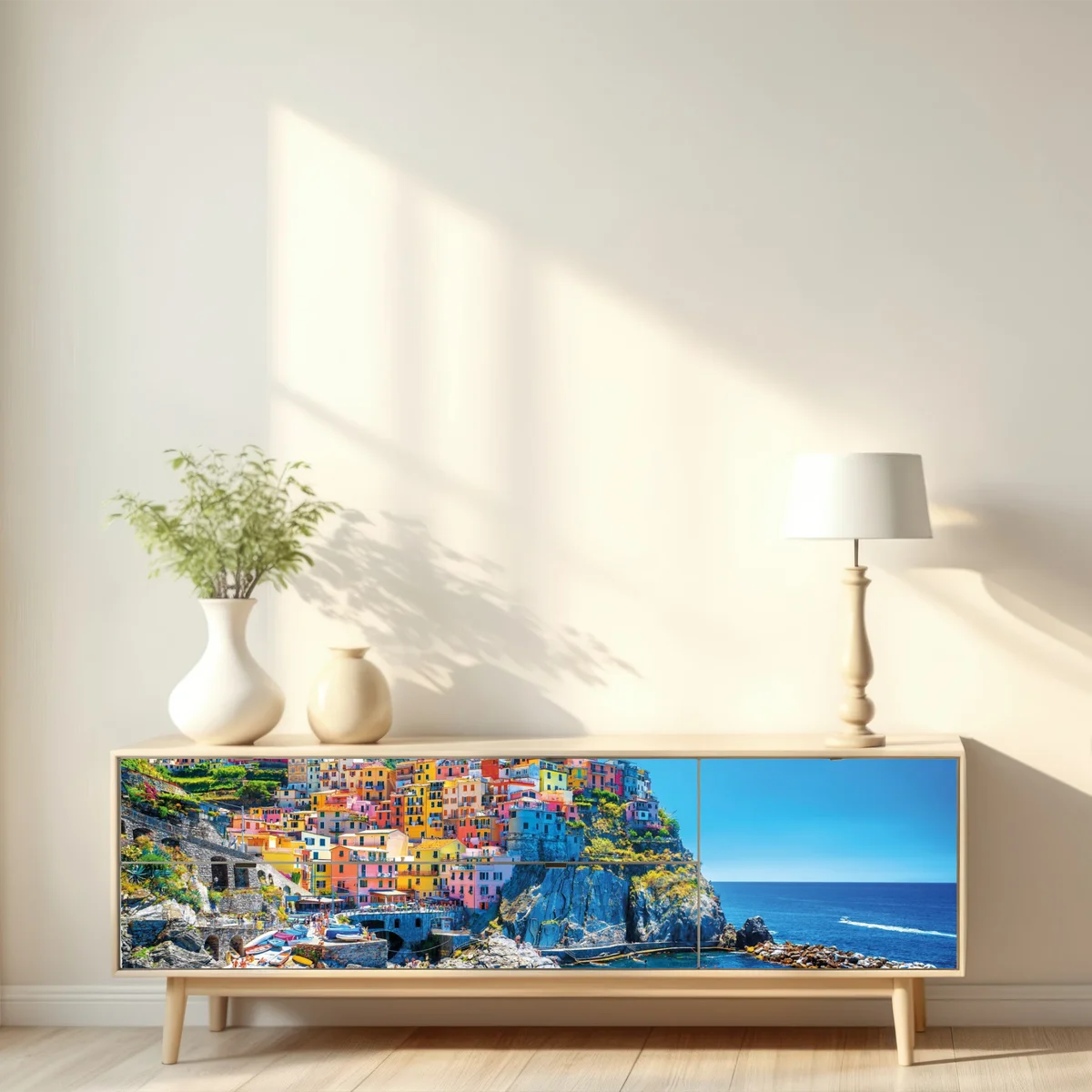 Repositionierbarer Aufkleber buntes mediterranes kliffdorf am meer Repositionierbarer Aufkleber buntes mediterranes kliffdorf am meer