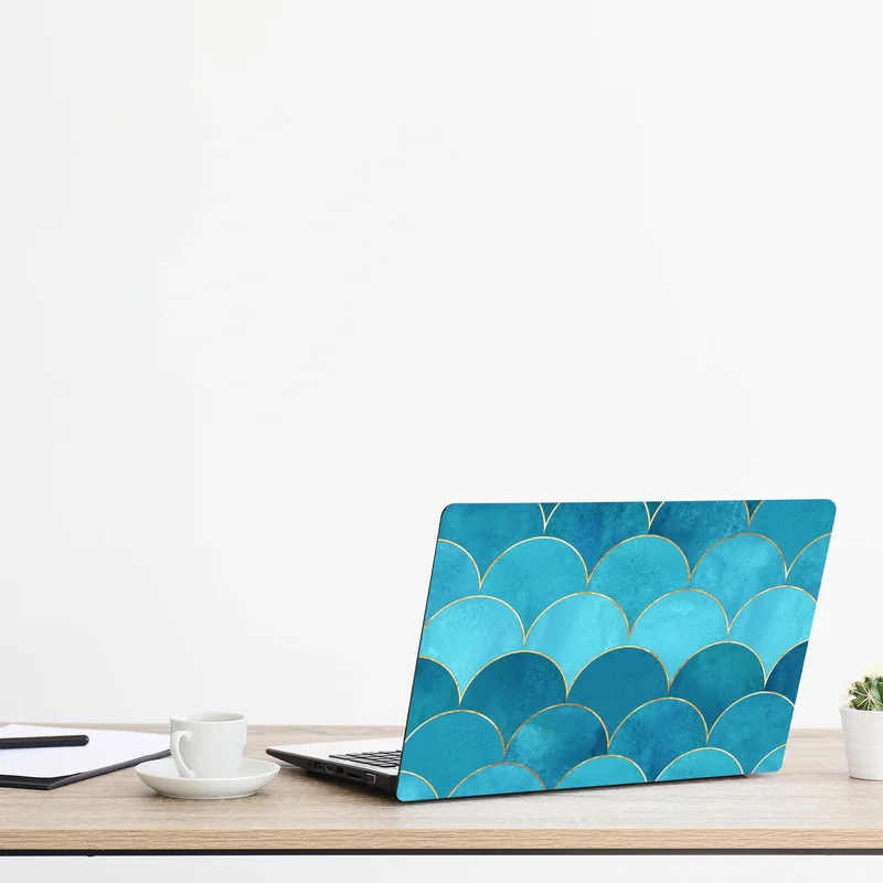 Laptop-Aufkleber türkis schuppenmuster mit goldakzenten