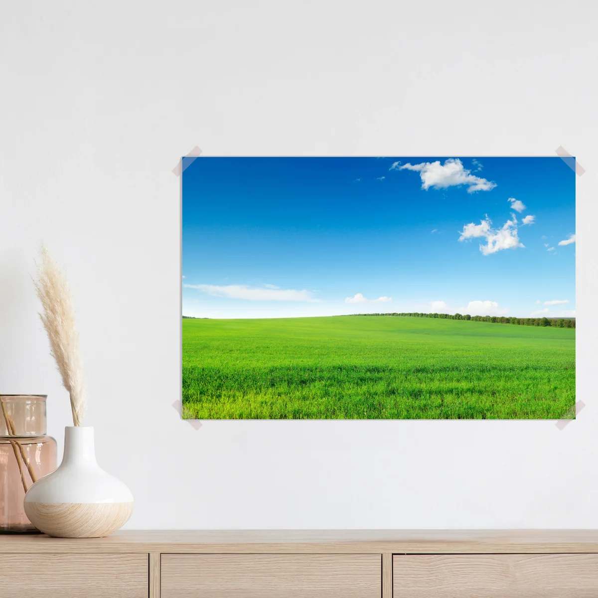 Poster ruhige grüne wiese unter blauem himmel Poster ruhige grüne wiese unter blauem himmel