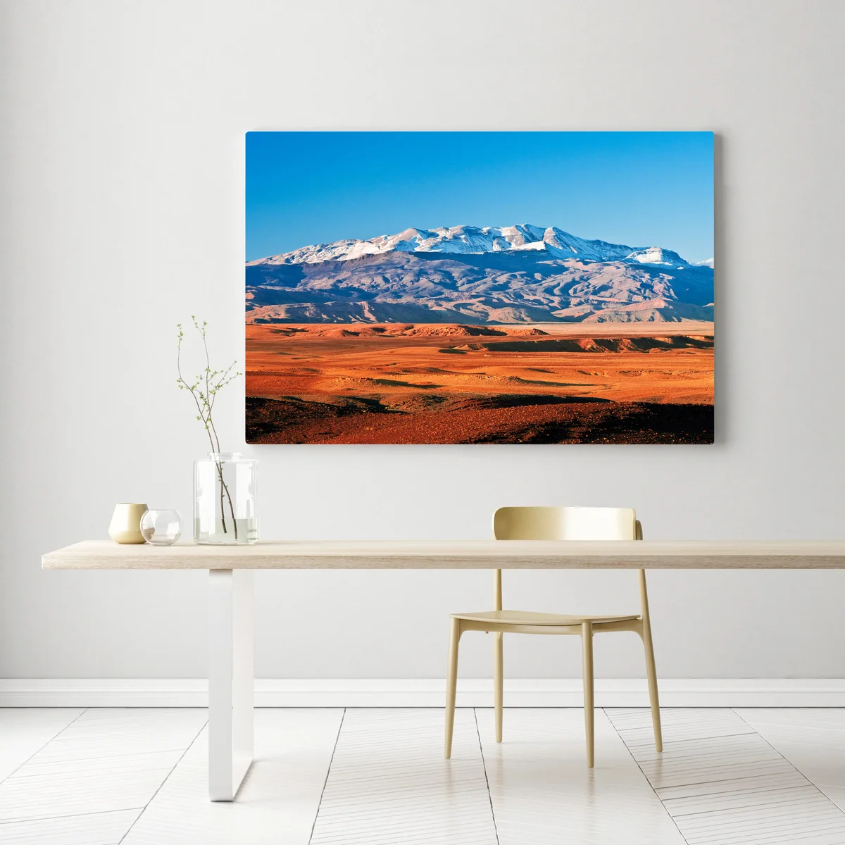 Leinwandbild sonnenbeschienene wüste mit schneebedeckten bergen Leinwandbild sonnenbeschienene wüste mit schneebedeckten bergen