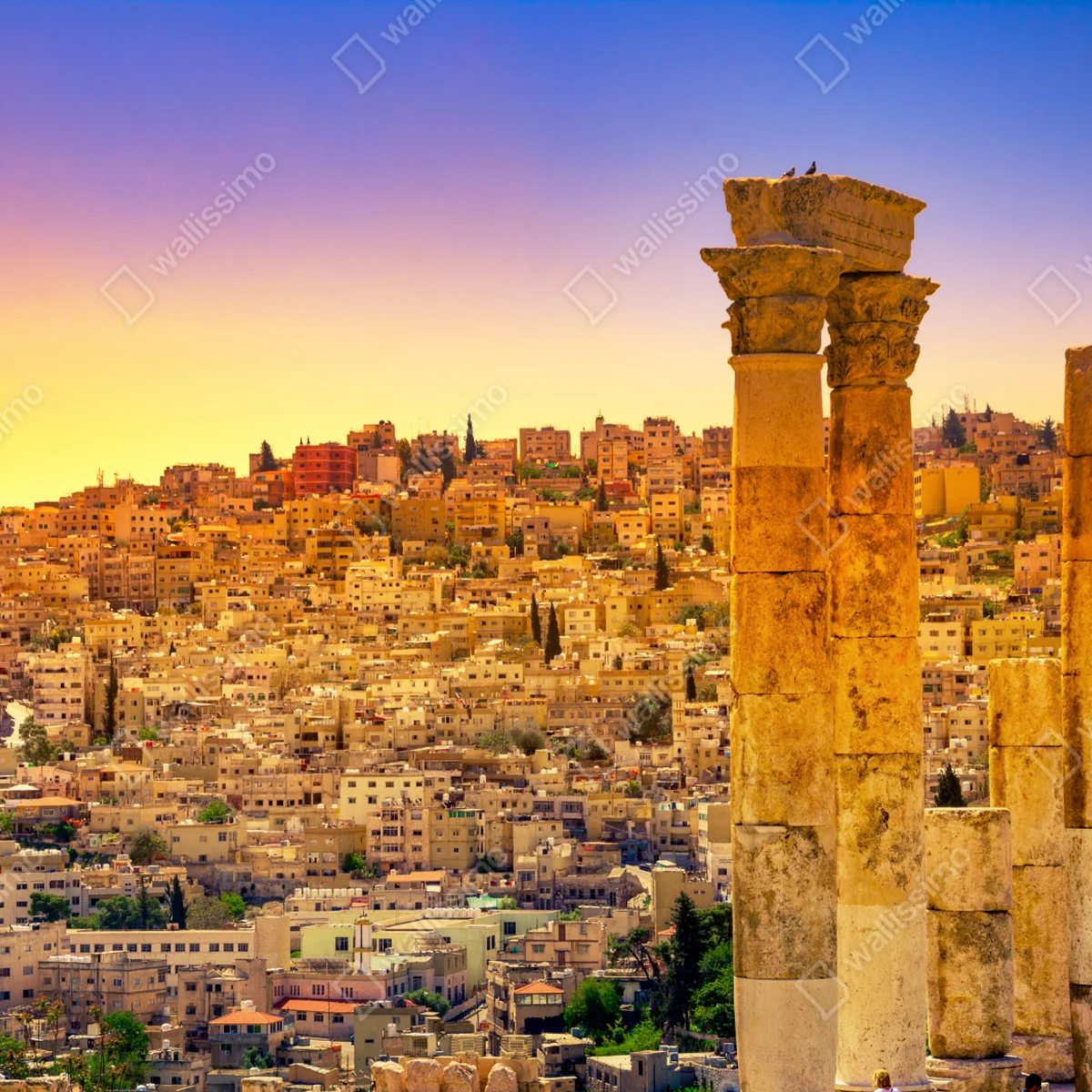 Poster goldene Amman skyline mit antiken säulen Poster goldene Amman skyline mit antiken säulen