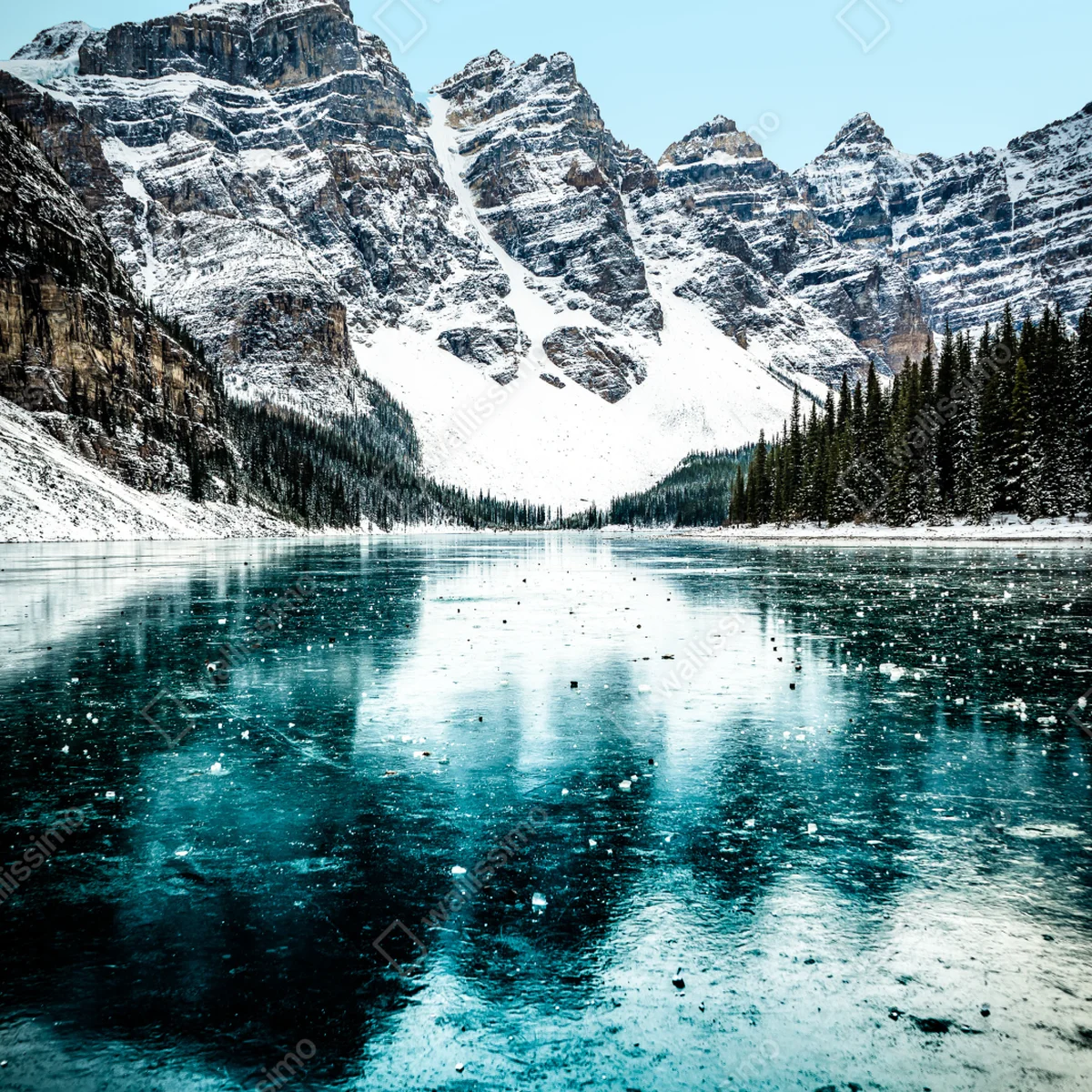 Fototapete eisiger türkissee mit bergreflexion Fototapete eisiger türkissee mit bergreflexion