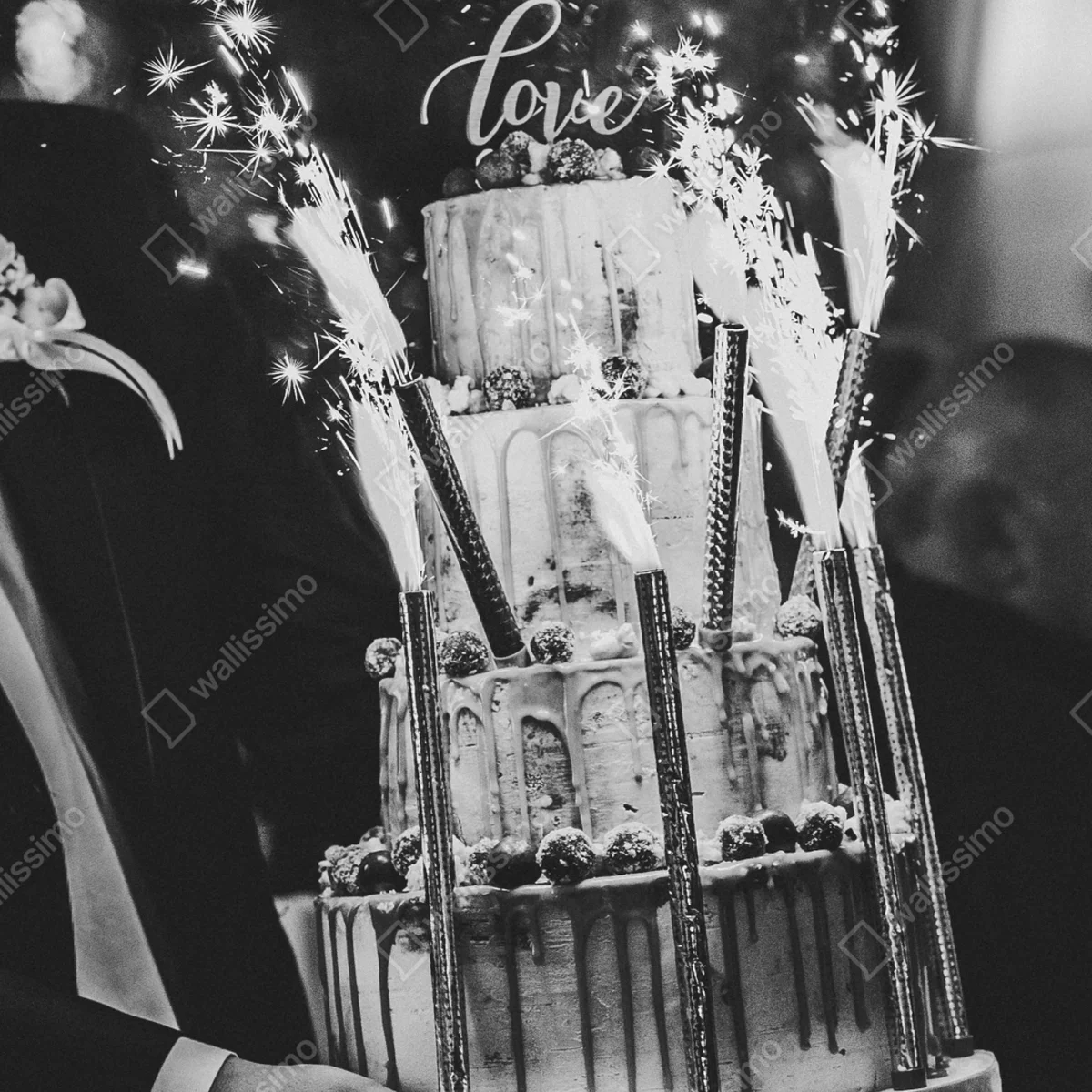 Repositionierbarer Aufkleber rustikale hochzeitstorte mit wunderkerzen Repositionierbarer Aufkleber rustikale hochzeitstorte mit wunderkerzen