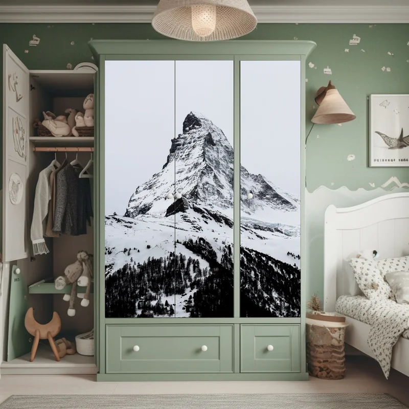 Schrankaufkleber einsamer schneebedeckter berggipfel Schrankaufkleber einsamer schneebedeckter berggipfel