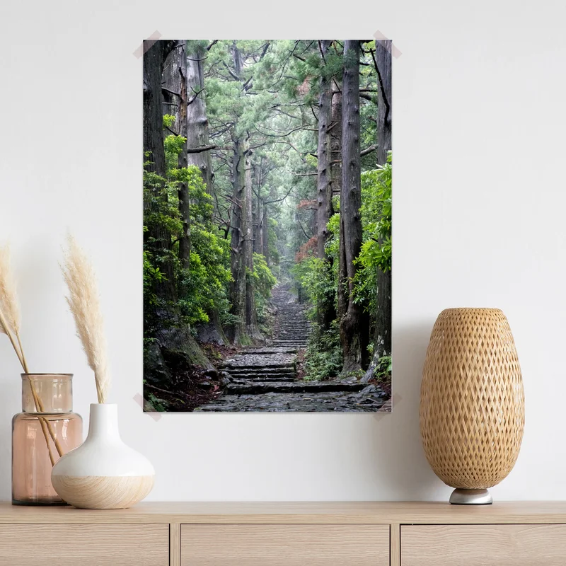 Poster mystischer waldweg zwischen alten bäumen Poster mystischer waldweg zwischen alten bäumen