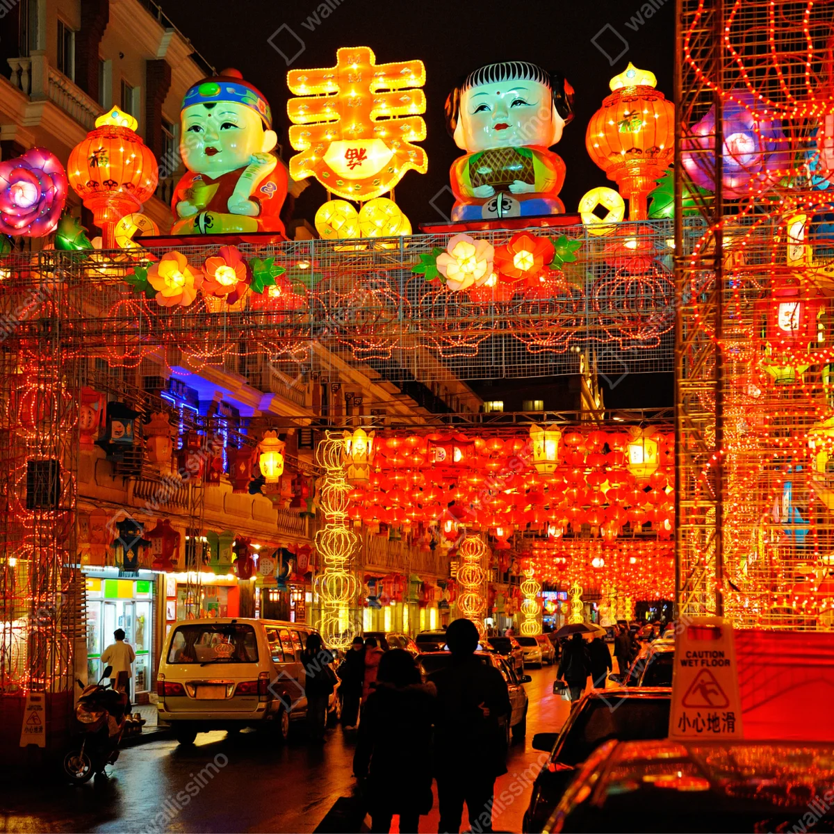 Leinwandbild lebendige laternenbeleuchtete straße bei nacht • Leinwandbilder bei Wallnifity® Leinwandbild lebendige laternenbeleuchtete straße bei nacht • Leinwandbilder bei Wallnifity®