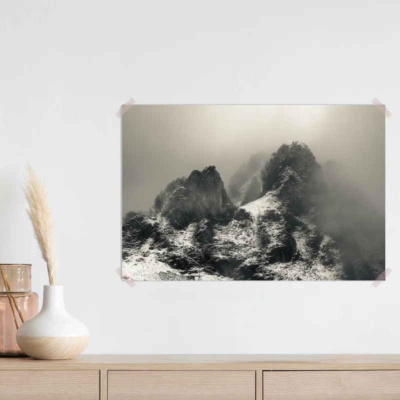 Poster neblige verschneite berggipfel • Poster bei Wallnifity® Poster neblige verschneite berggipfel • Poster bei Wallnifity®