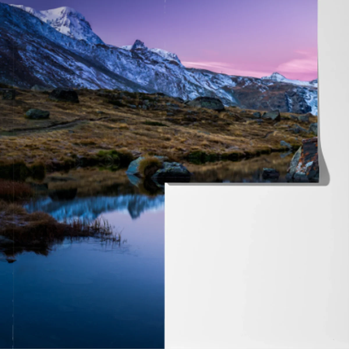 Fototapete sanfte alpine spiegelung bei dämmerung Fototapete sanfte alpine spiegelung bei dämmerung