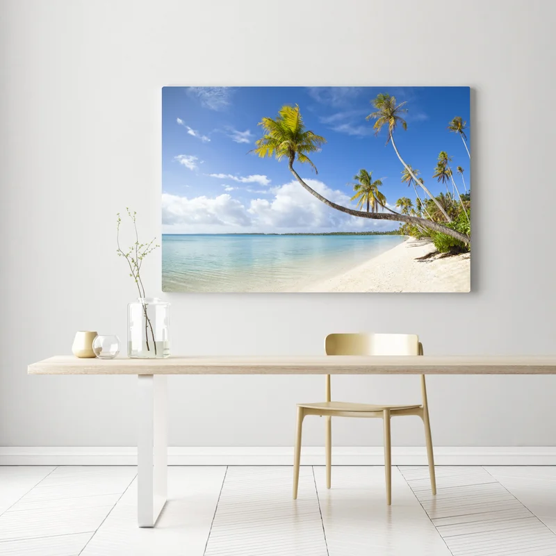 Leinwandbild tropischer türkisblauer strand mit geneigter palme Leinwandbild tropischer türkisblauer strand mit geneigter palme