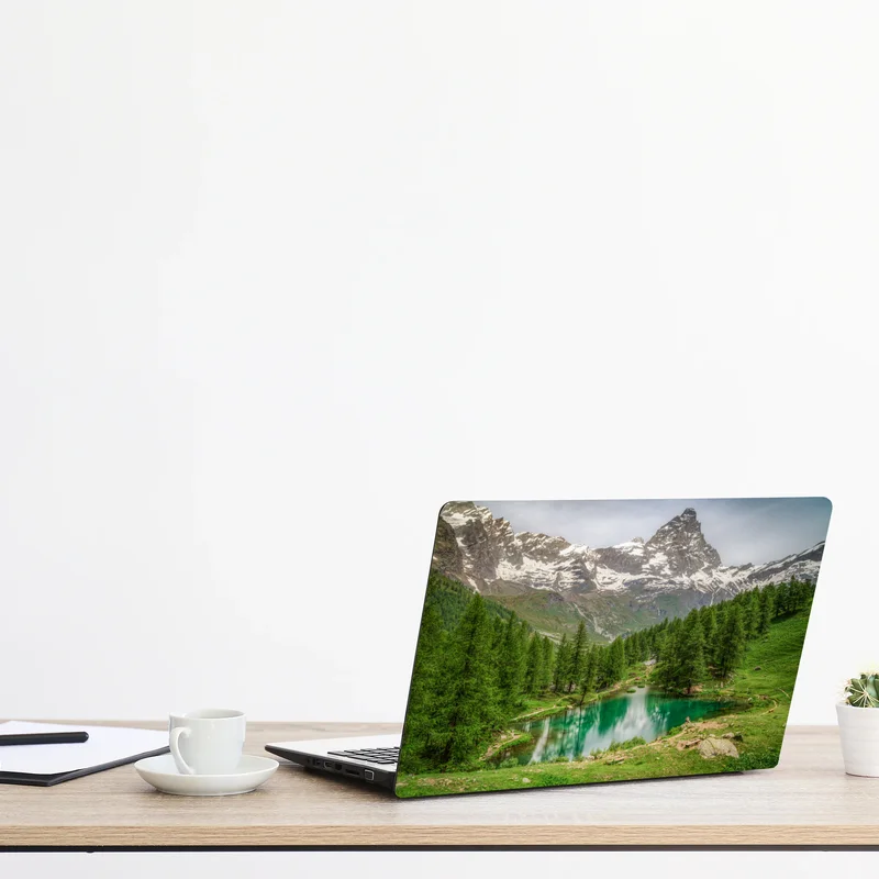 Laptop-Aufkleber blauer see bei Cervinia