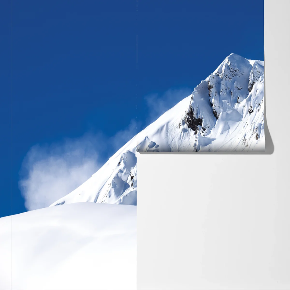 Fototapete verschneite alpenspitze unter tiefblauem himmel Fototapete verschneite alpenspitze unter tiefblauem himmel