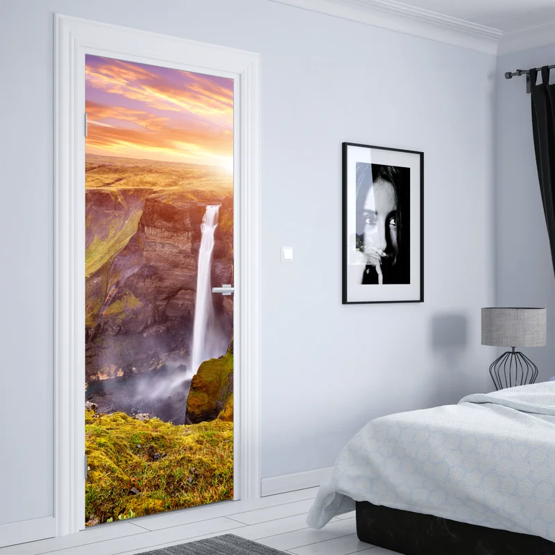 Türaufkleber Haifoss wasserfall bei sonnenuntergang