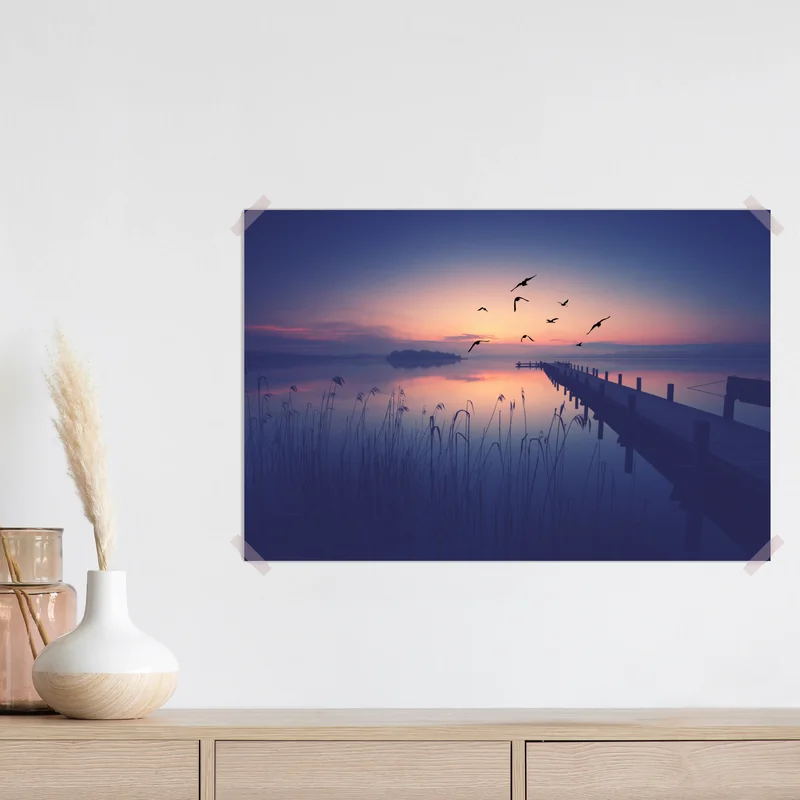 Poster ruhiger sonnenaufgang am see mit vögeln Poster ruhiger sonnenaufgang am see mit vögeln