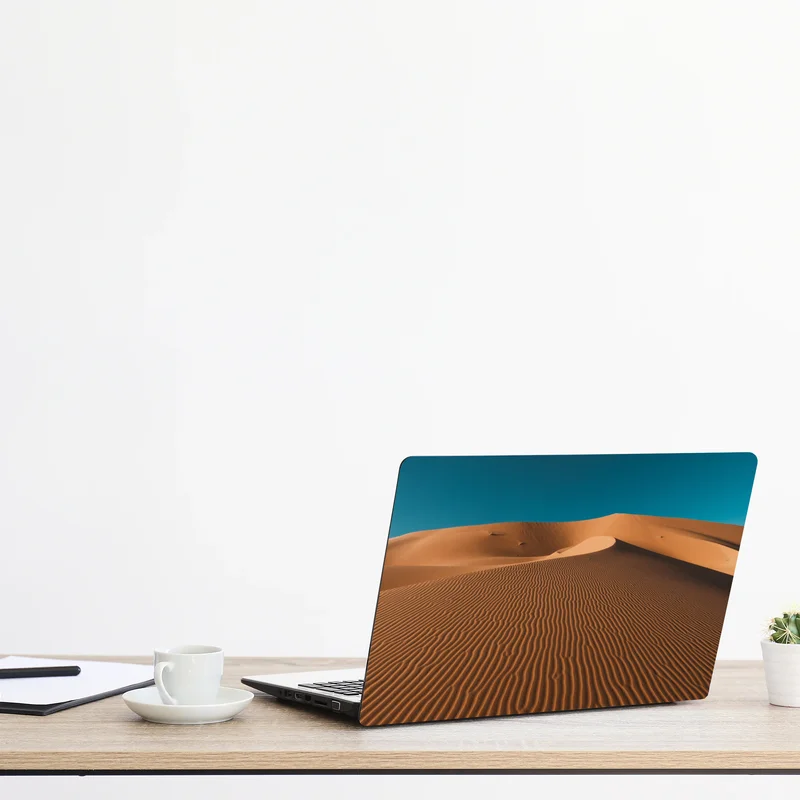 Laptop-Aufkleber goldene sanddünen unter tiefblauem himmel