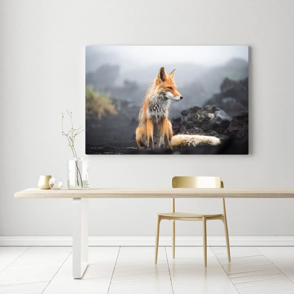 Leinwandbild roter fuchs in nebliger landschaft Leinwandbild roter fuchs in nebliger landschaft