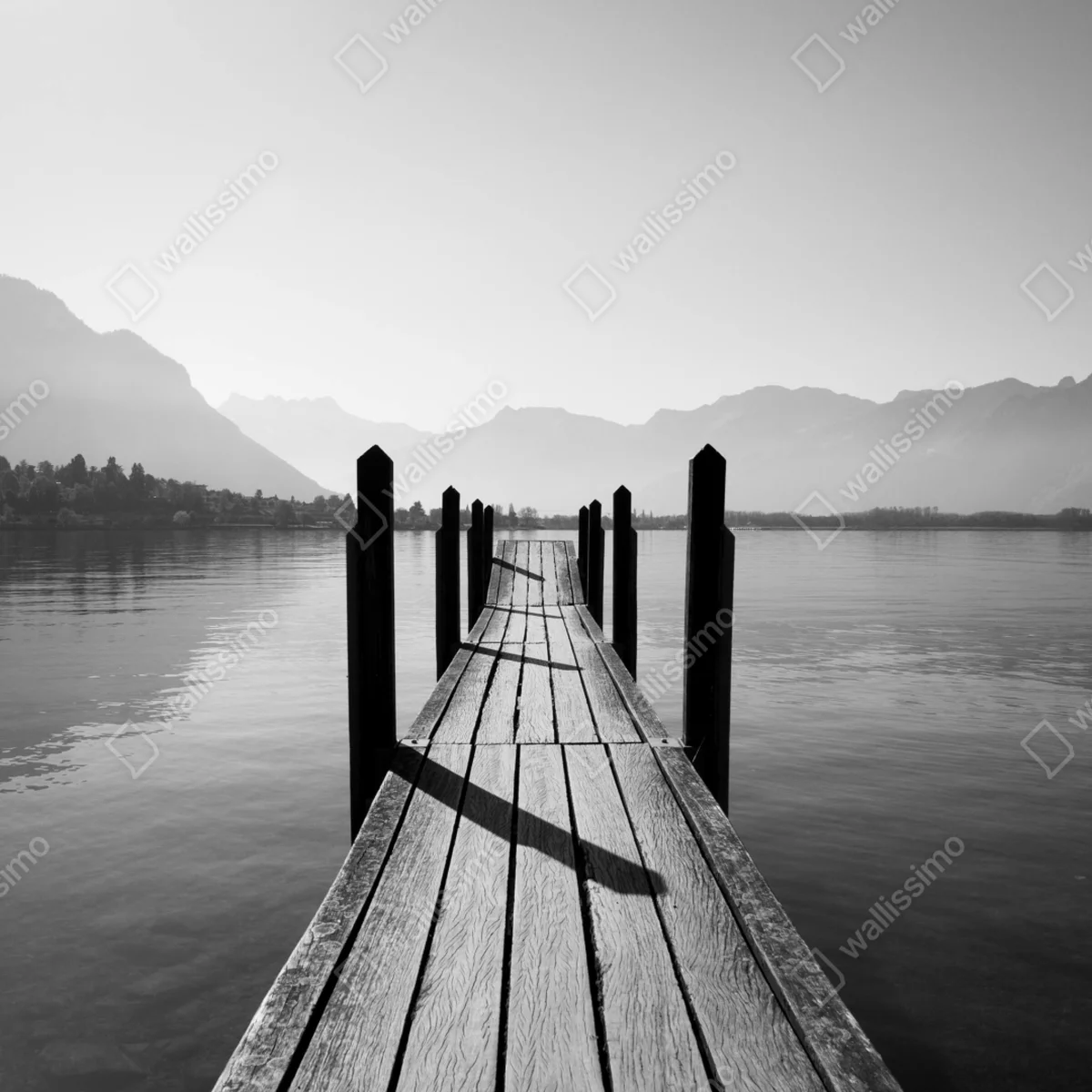 Tischaufkleber und Schreibtischaufkleber ruhiger steg am see in schwarzweiß • Tischaufkleber bei Wallnifity® Tischaufkleber und Schreibtischaufkleber ruhiger steg am see in schwarzweiß • Tischaufkleber bei Wallnifity®