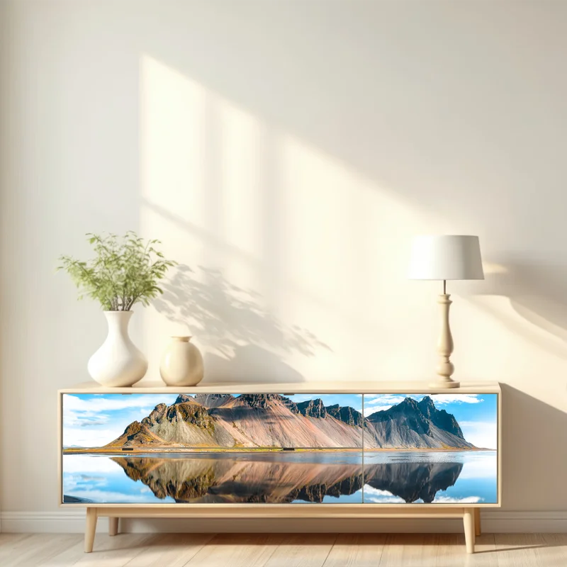 Repositionierbarer Aufkleber gespiegeltes Vestrahorn bei Stokksnes, Island