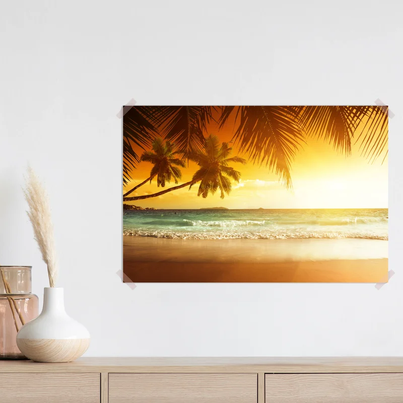 Poster goldener sonnenuntergang an einem strand in der Karibik Poster goldener sonnenuntergang an einem strand in der Karibik