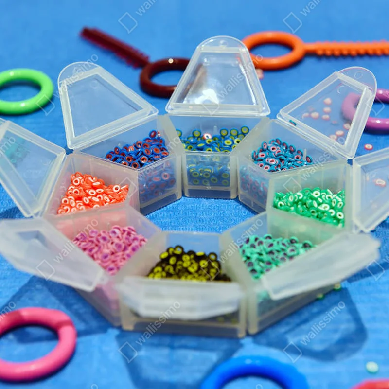 Leinwandbild farbige Gummibänder für Zahnspangen aus Metall. Nahaufnahme • Leinwandbilder bei Wallnifity® Leinwandbild farbige Gummibänder für Zahnspangen aus Metall. Nahaufnahme • Leinwandbilder bei Wallnifity®