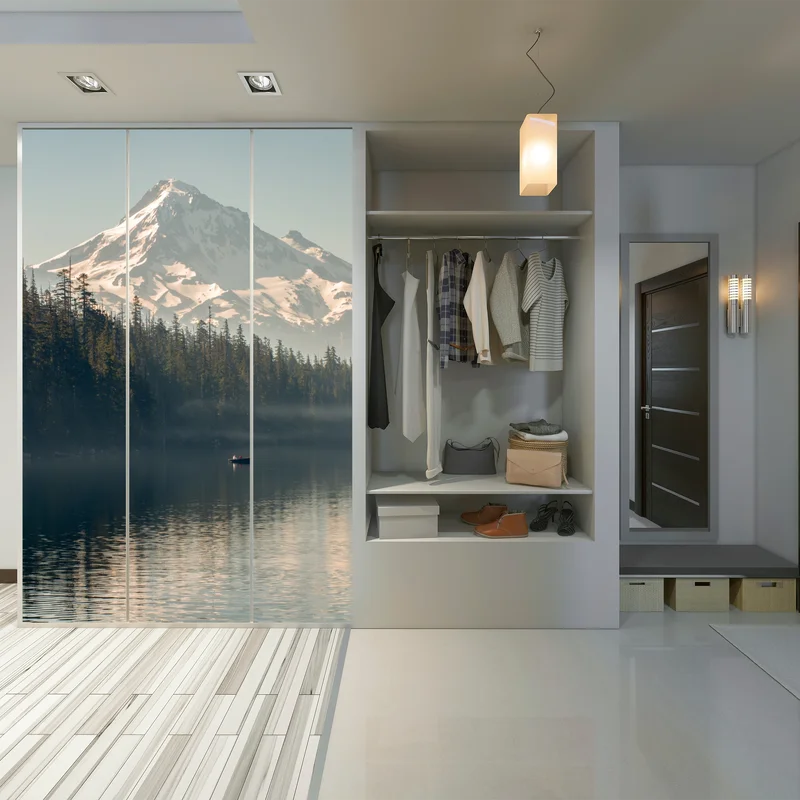 Schrankaufkleber schneebedeckter berg über ruhigem see