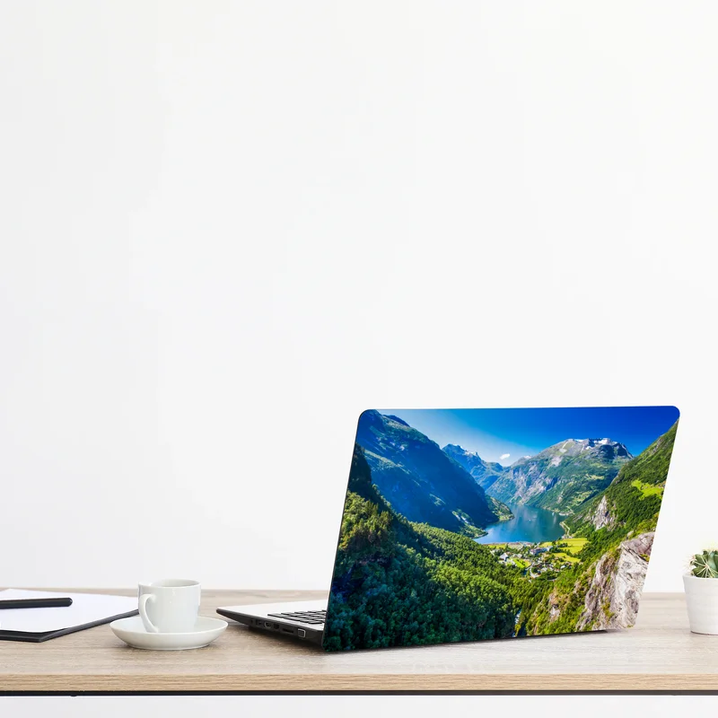 Naklejka na laptopa Geirangerfjord panorama górska