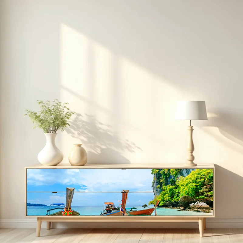 Repositionierbarer Aufkleber longtail-boote am türkisfarbenen strand von Phuket