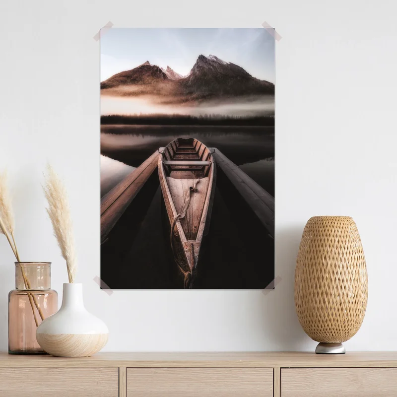 Poster nebliges boot am bergsee Poster nebliges boot am bergsee