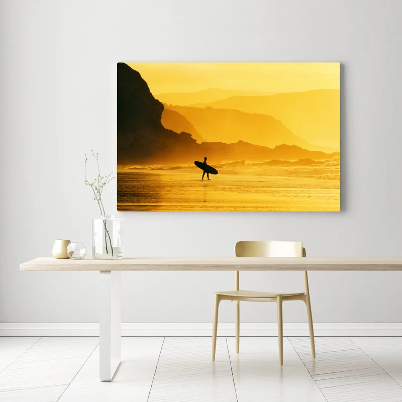 Leinwandbild surfer im goldenen sonnenuntergang Leinwandbild surfer im goldenen sonnenuntergang