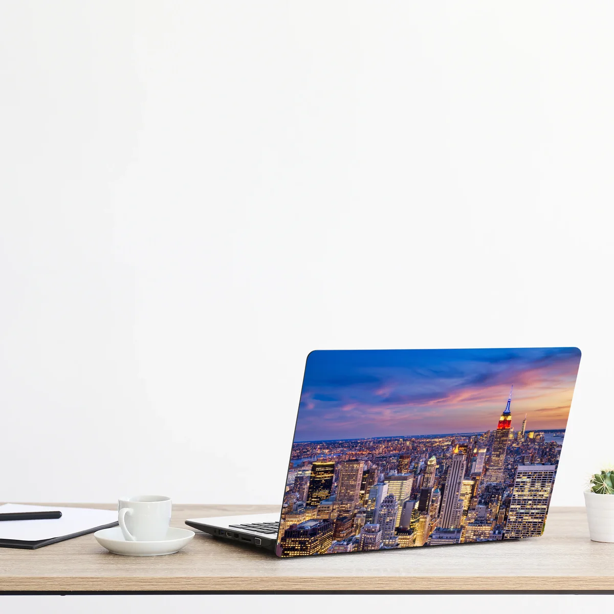 Laptop-Aufkleber New York skyline bei dämmerung Laptop-Aufkleber New York skyline bei dämmerung