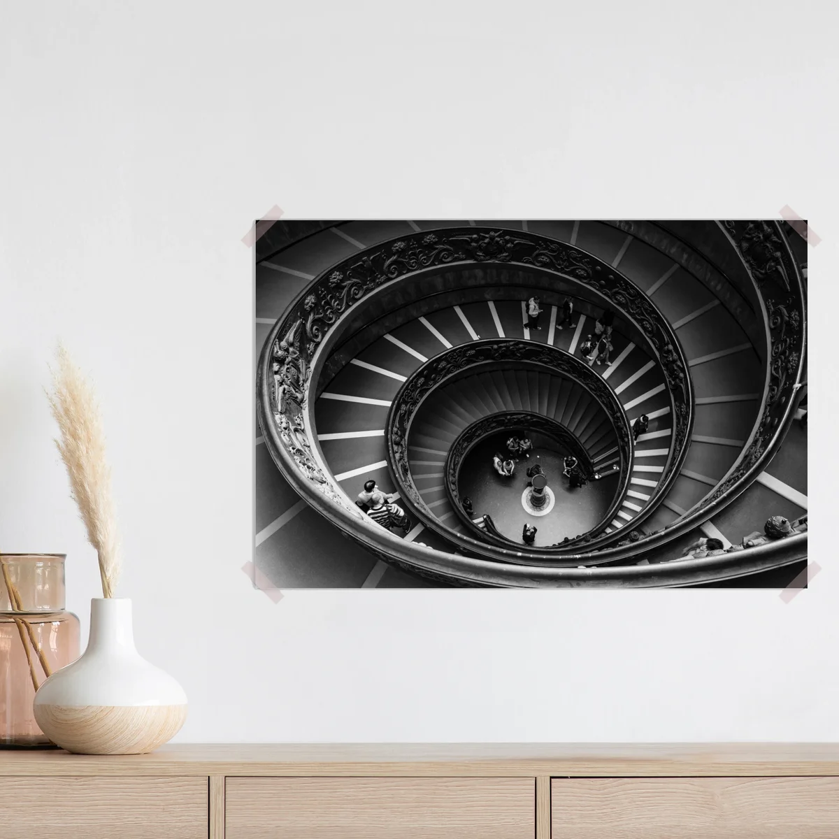 Poster dramatische spiraltreppe in monochrom Poster dramatische spiraltreppe in monochrom