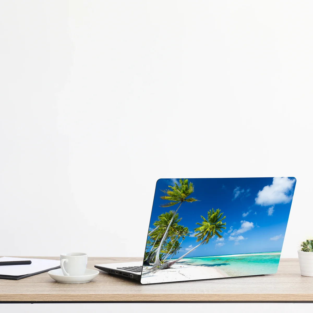 Laptop-Aufkleber tropischer strand mit palmen und türkisfarbenem wasser Laptop-Aufkleber tropischer strand mit palmen und türkisfarbenem wasser