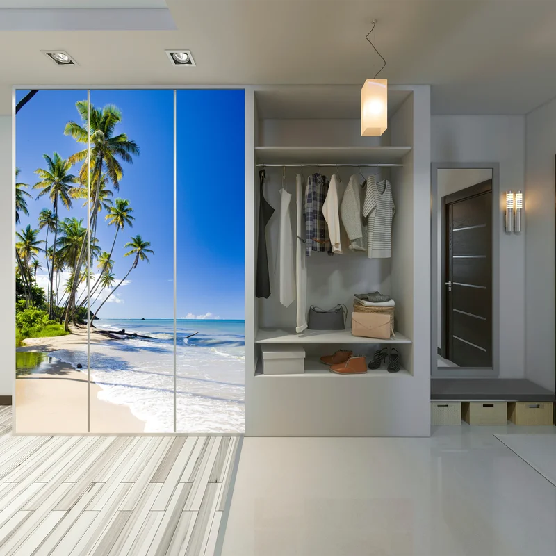 Schrankaufkleber tropischer palmenstrand unter blauem himmel