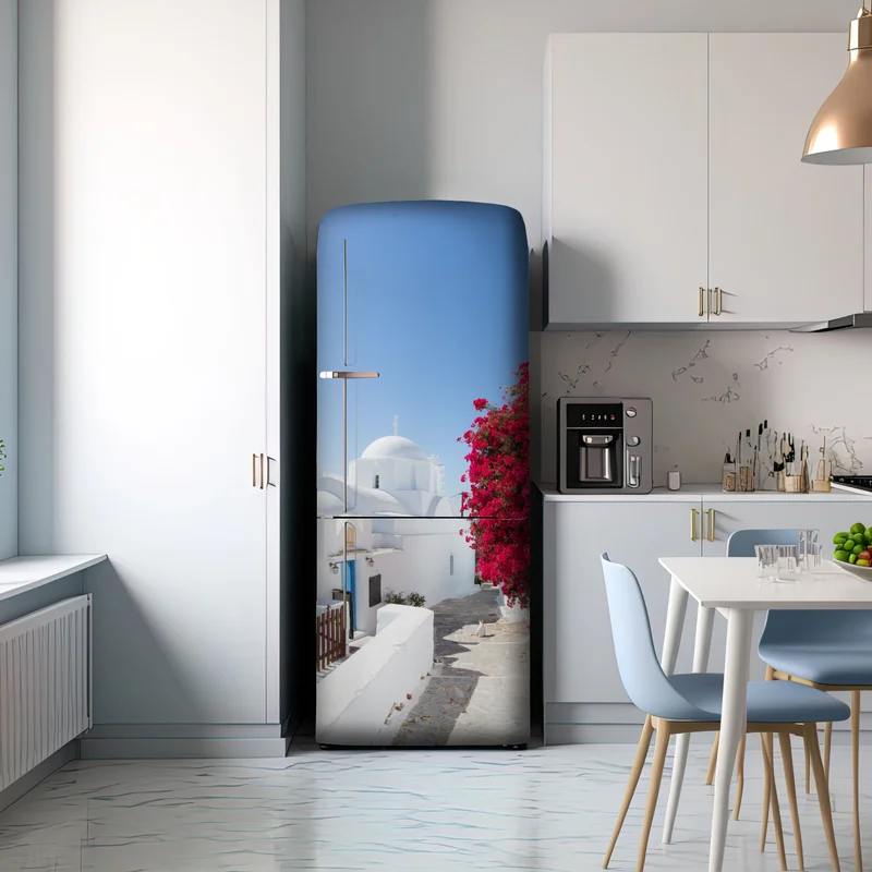 Kühlschrankaufkleber sonnige gasse auf der insel mit leuchtender buganvillea